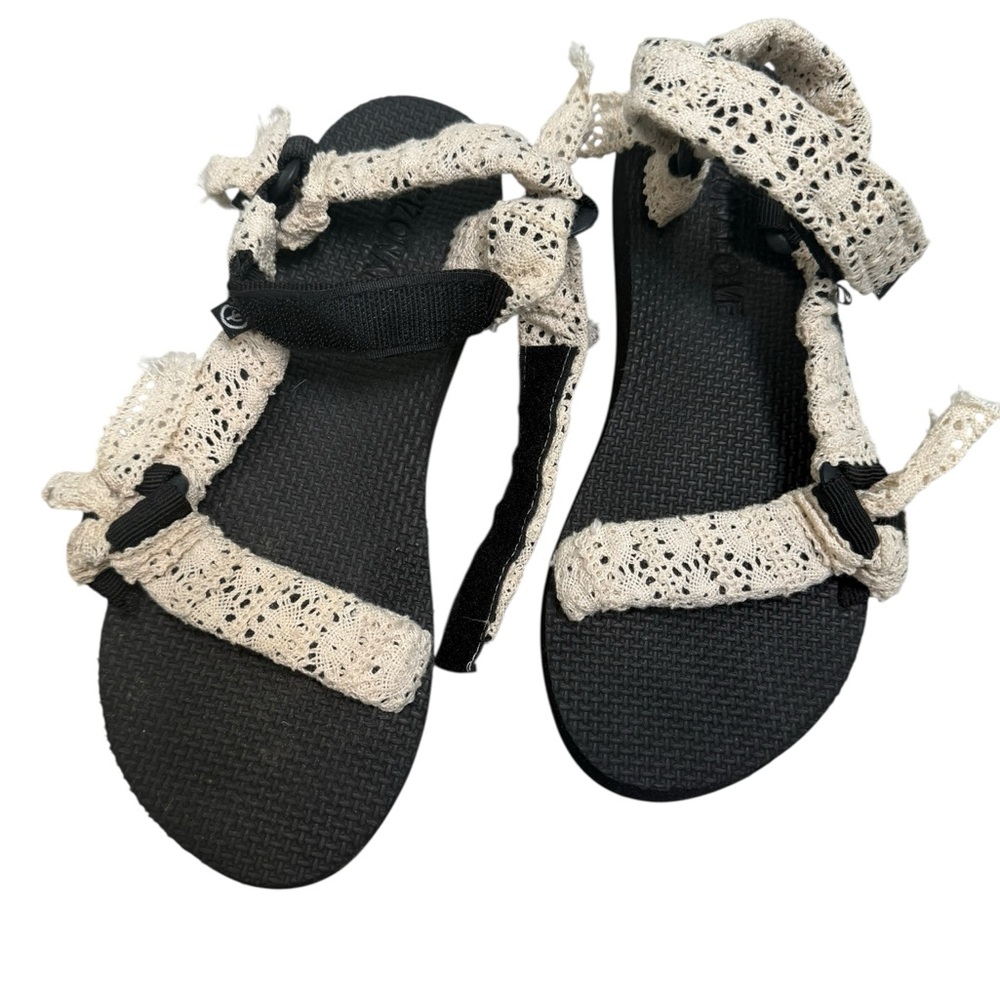Arizona Love Women’s Cream Lace Trekky Sandals - Size 38